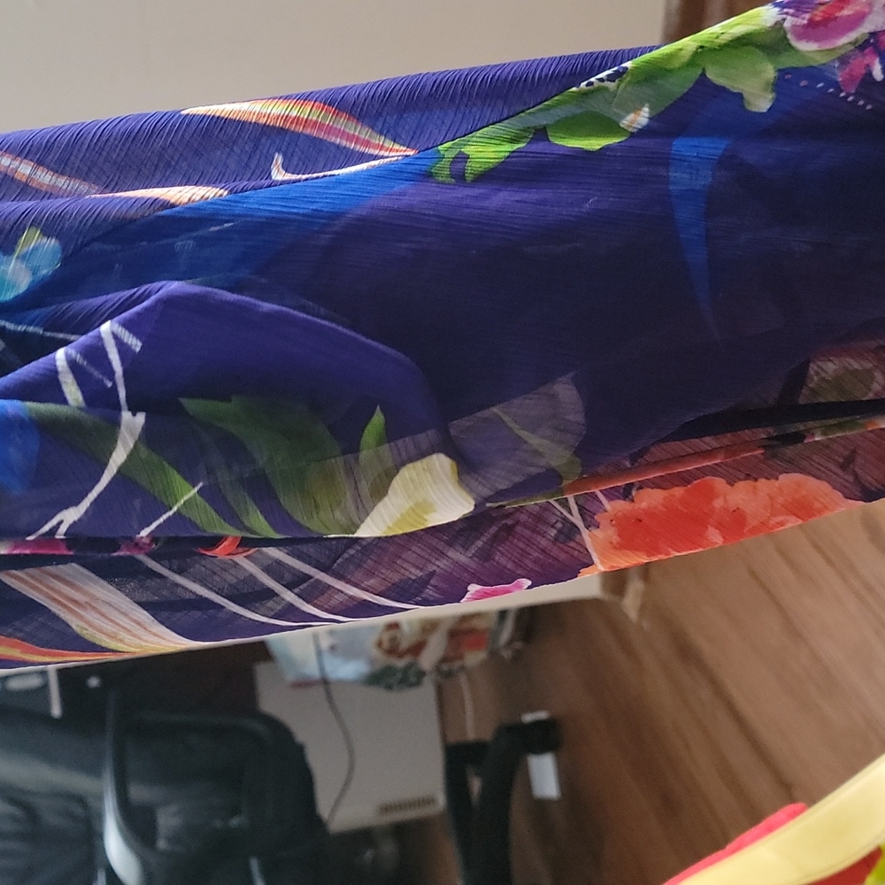 Blouse - Picture 2 of 3